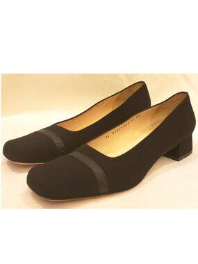 Salvatore Ferragamo Boutique Black Satin Pumps Size 10 AA Made in Italy
